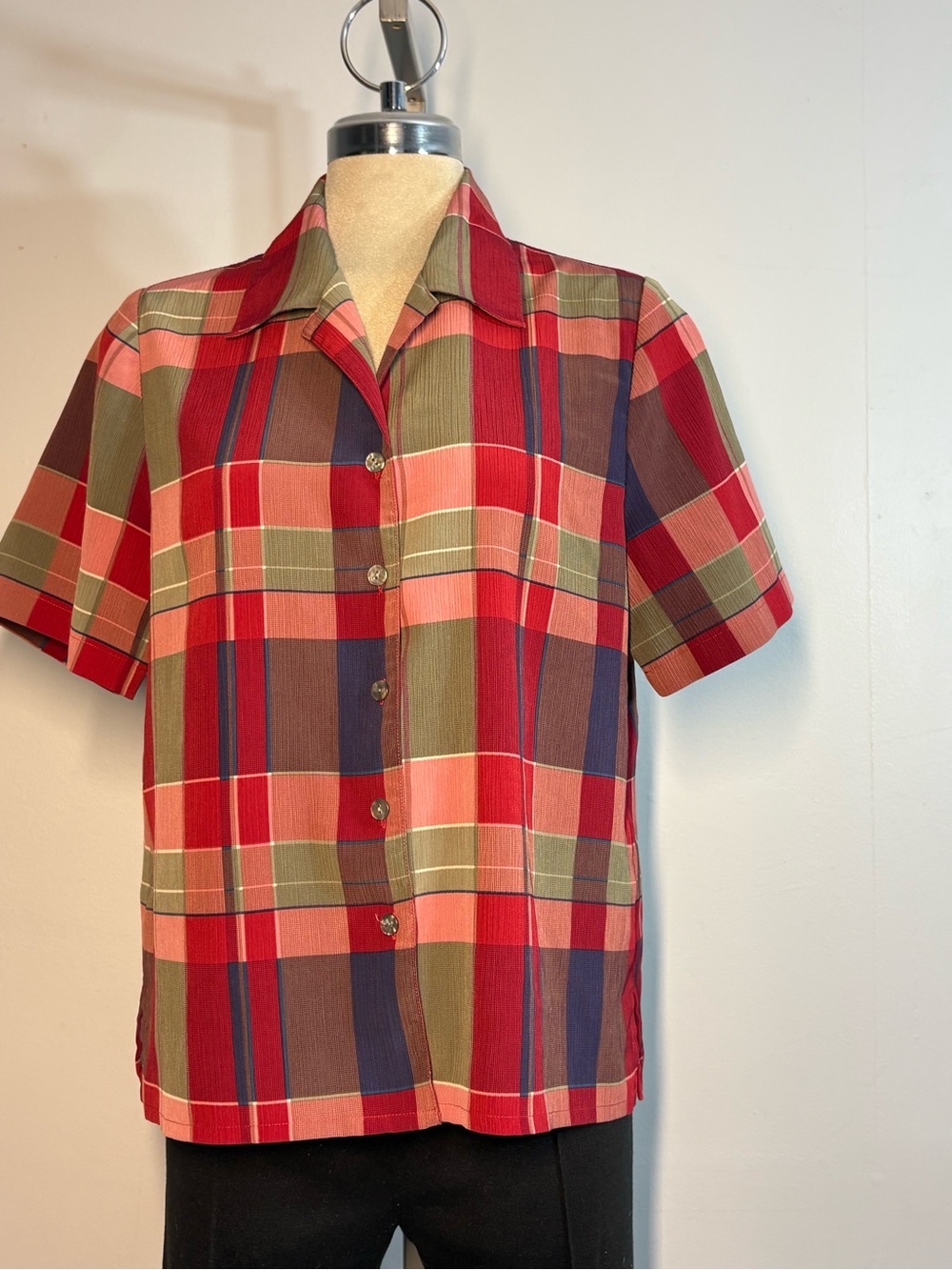 Alia Short-Sleeve Plaid Button-Up Blouse in Red, Green and Navy